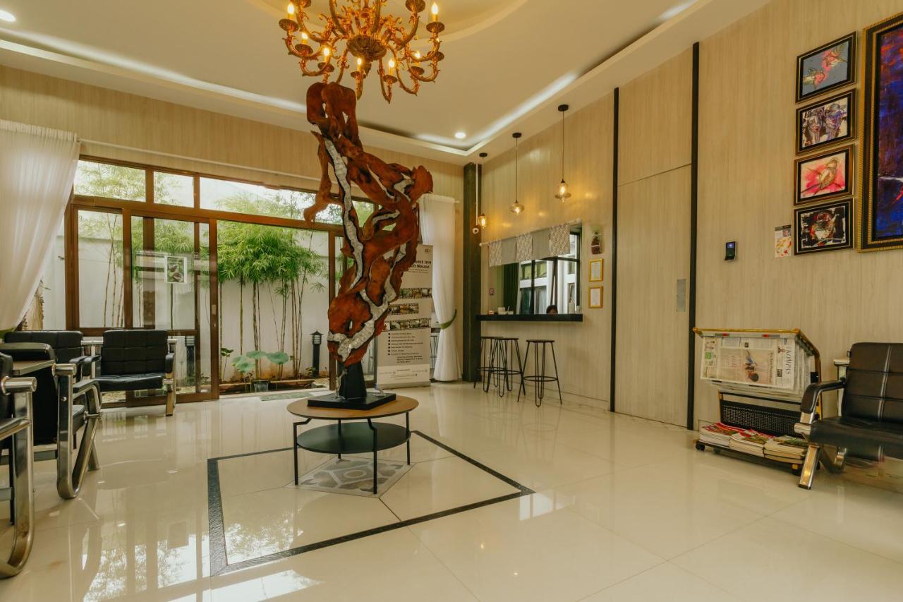 Urbanest Inn House Slipi Jakarta Eksteriør billede