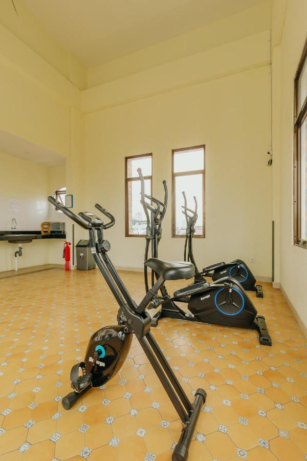 Urbanest Inn House Slipi Jakarta Eksteriør billede