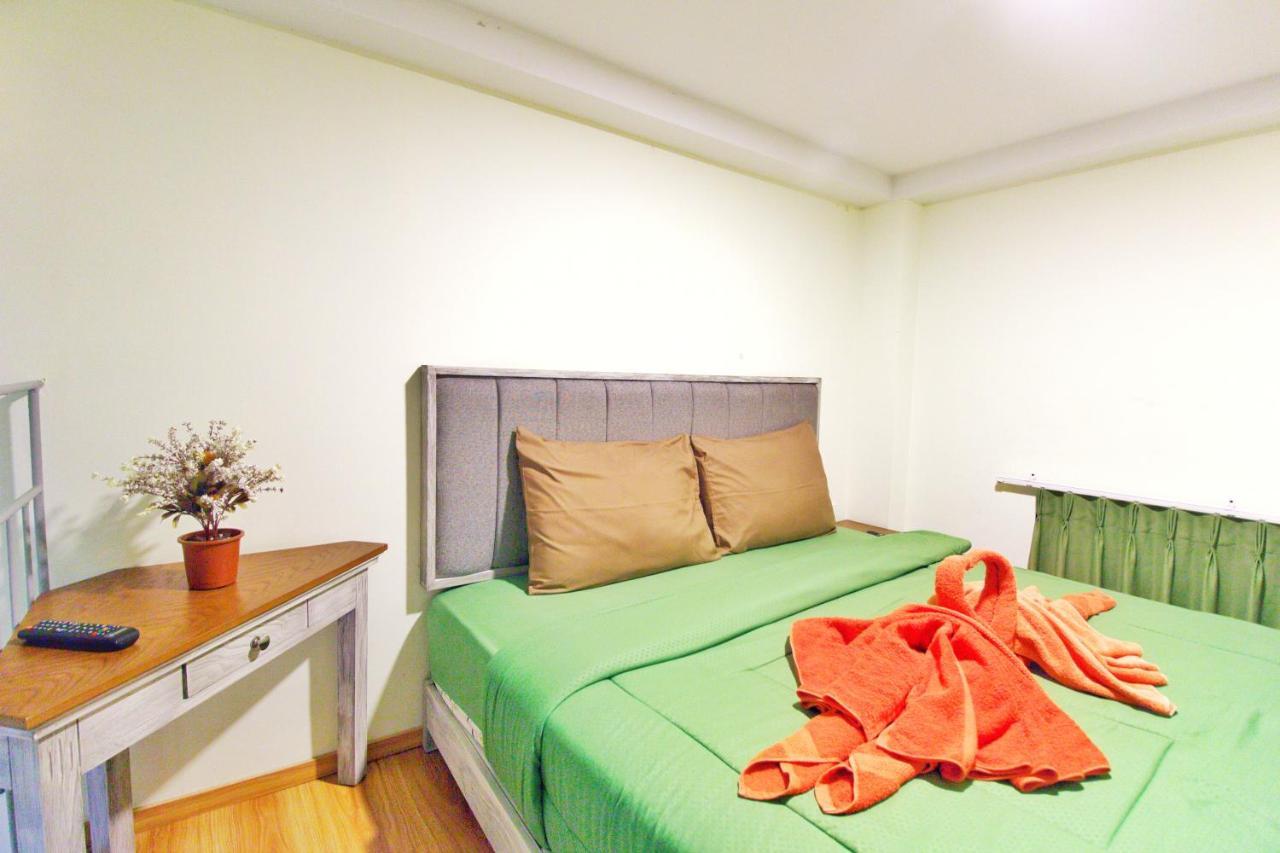 Urbanest Inn House Slipi Jakarta Værelse billede