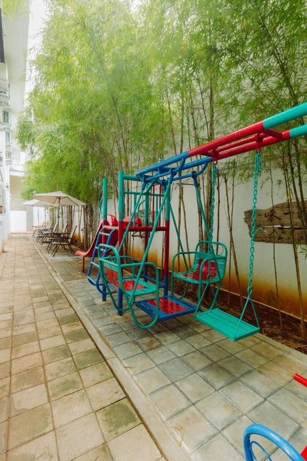 Urbanest Inn House Slipi Jakarta Eksteriør billede