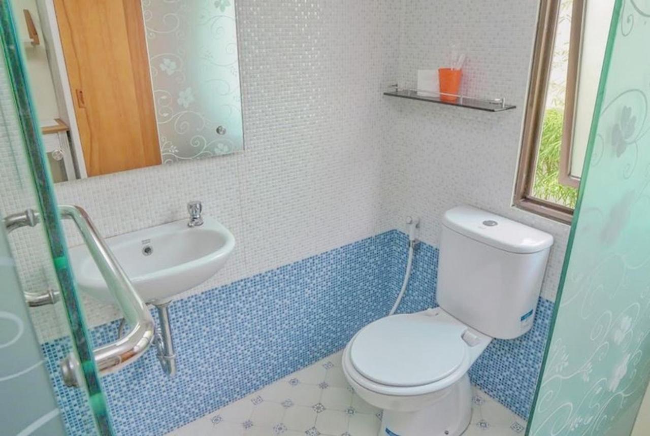 Urbanest Inn House Slipi Jakarta Eksteriør billede