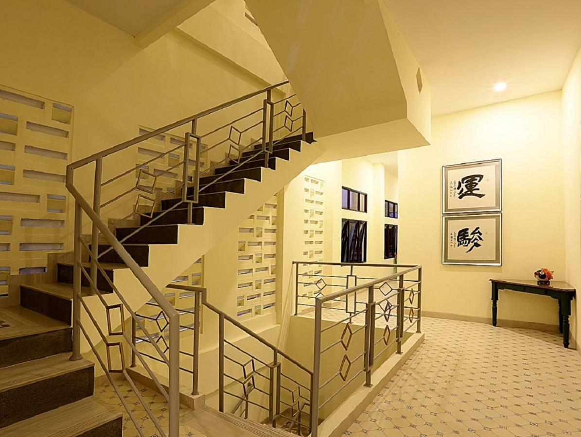 Urbanest Inn House Slipi Jakarta Eksteriør billede